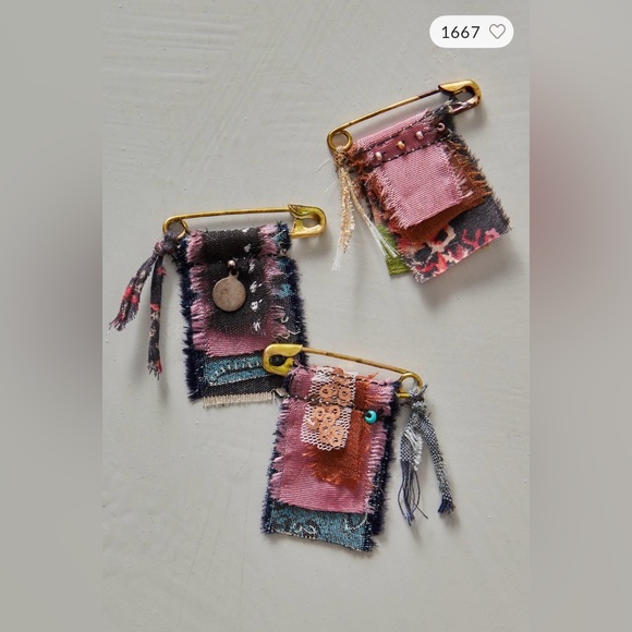 Free People “you are loved” Magic charm pin - Picture 5 of 5